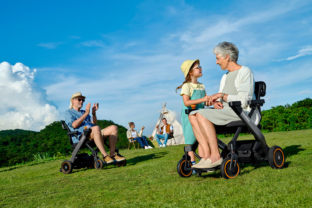 Mobility Scooters vs. Electric Wheelchairs: Which Is Right for You?